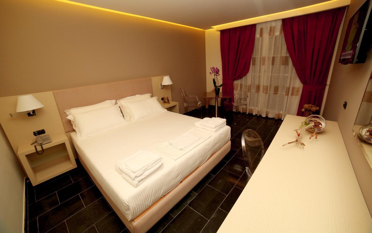 Hotel Palace Vlorë Eksteriør billede